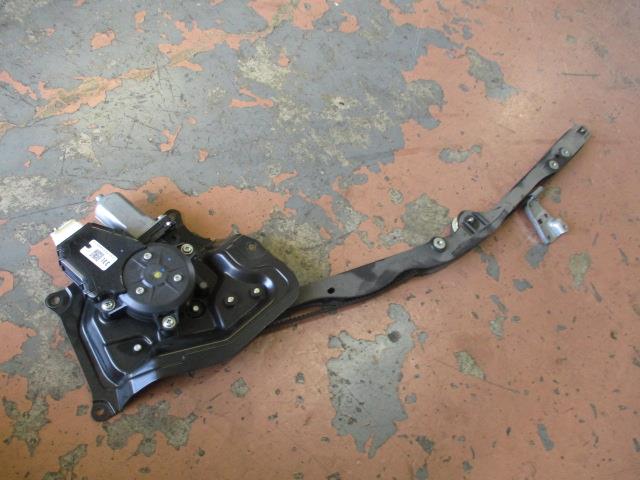 【中古】中古部品 タント LA600S クロ