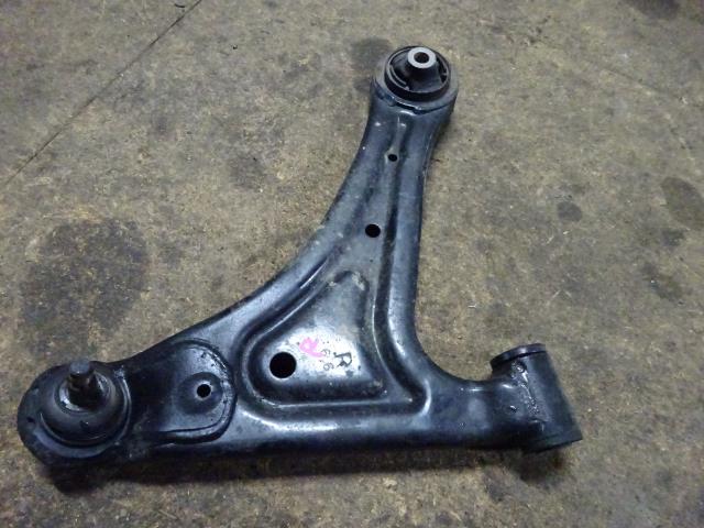 【中古】中古部品 ハイゼットアトレ S320G 右フロントロアアーム 【3310410000-000223079151720】