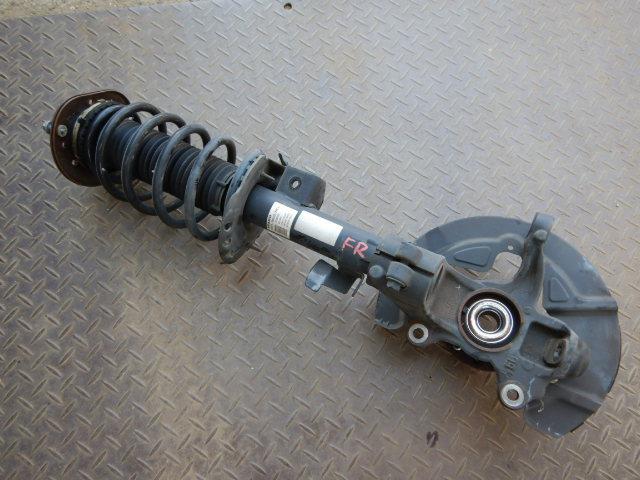 【中古】中古部品 ボルボ 70シリーズ BB5254W 右フロントストラット 【3330920100-001697954850100】