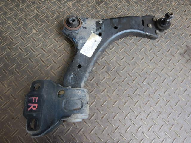 【中古】中古部品 ボルボ 70シリーズ BB5254W 右フロントロアアーム 【3330920100-001697955251720】