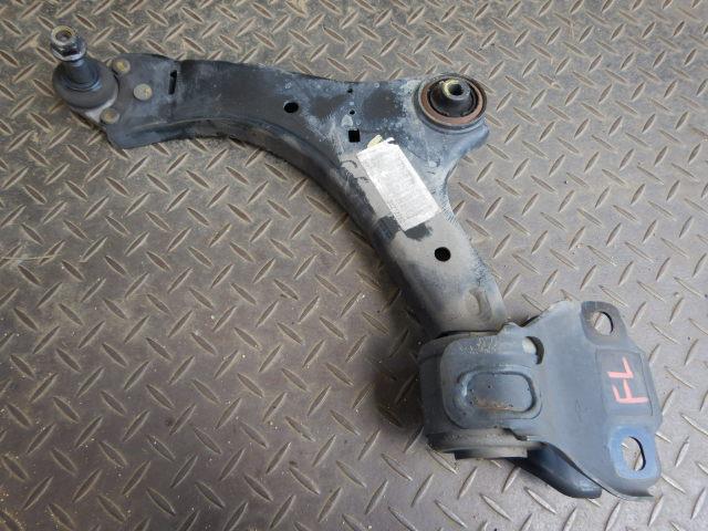 【中古】中古部品 ボルボ 70シリーズ BB5254W 左フロントロアアーム 【3330920100-001697955351740】