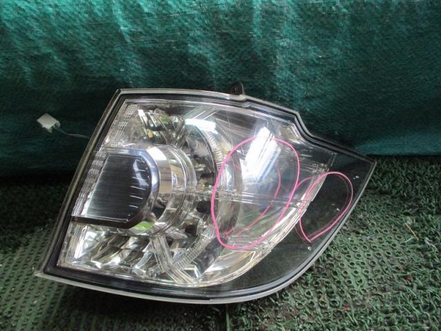 【中古】中古部品 MPV LY3P 右テールランプ 【3500080000-220315000815500】