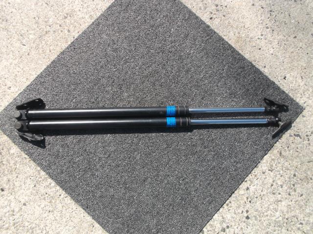 【中古】中古部品 カローラ AE100G バックドアダンパー 【3310010100-001493871977250】