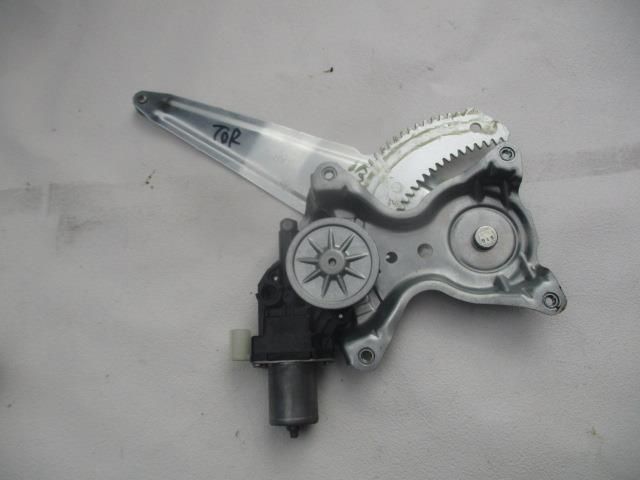 【中古】中古部品 ムーヴ LA150S 右リアドアレギュレータ・モーター 【3310190100-001534247413320】