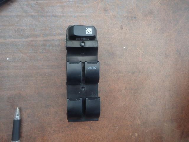 【中古】中古部品 AZワゴン MJ22S パワーウインドウスイッチ 【3331010800-000020821961900】