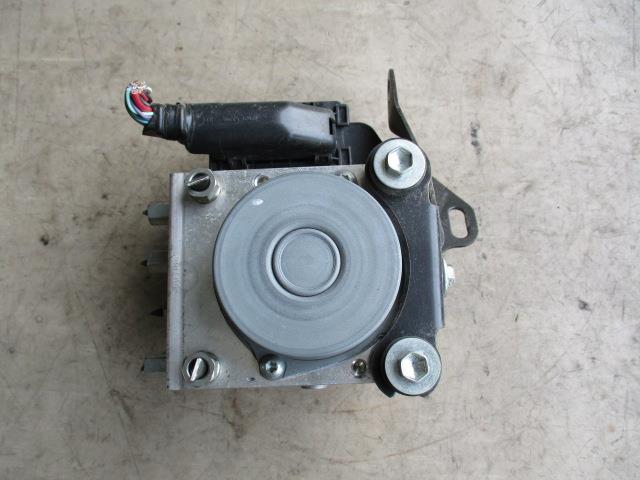 【中古】中古部品 ムーヴ LA100S ABSアクチュエーター 【3310190100-001691560442500】