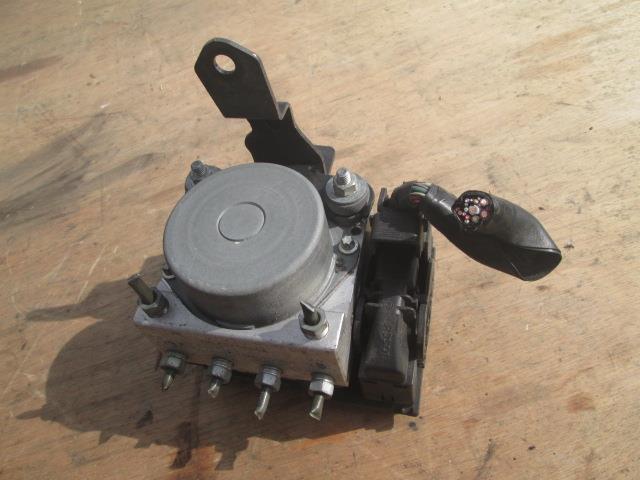 【中古】中古部品 ムーヴ L175S ABSアクチュエーター 【3310190100-001104077142500】