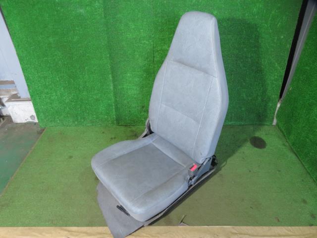 【中古】中古部品 ミニキャブ U62V ドライバーシート 【3330900100-000023019870500】