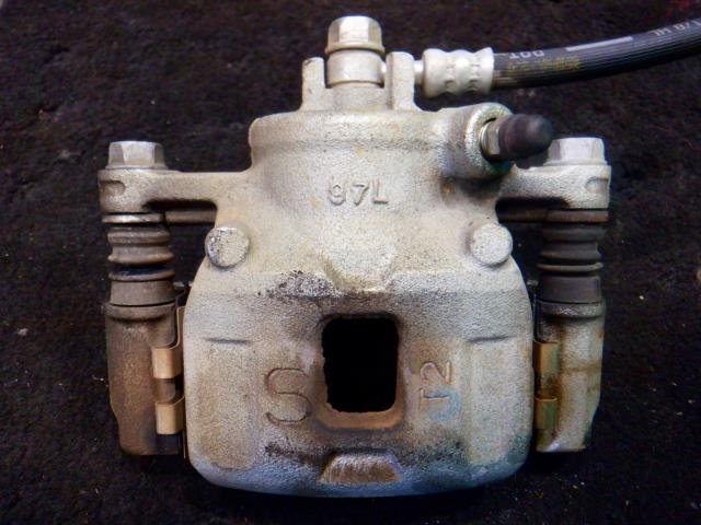 【中古】中古部品 ワゴンR MH55S 左フロントキャリパー 【3340140100-000023310444360】
