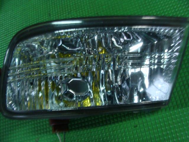 【中古】中古部品 クラウン JZS171 右フォグランプ 【3340220100-001090836710850】