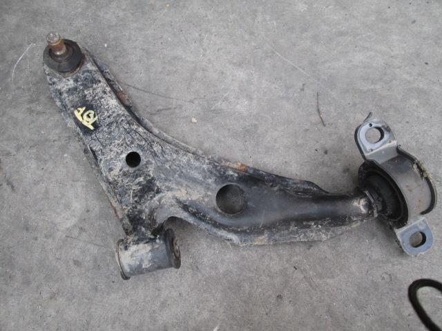 【中古】中古部品 プレオ RA1 右フロントロアアーム 【3310190100-001107622451720】