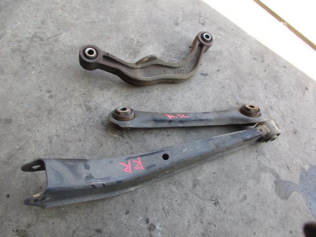 【中古】中古部品 レガシィ BP5 右リアロアアーム 【3310190100-001276737151820】