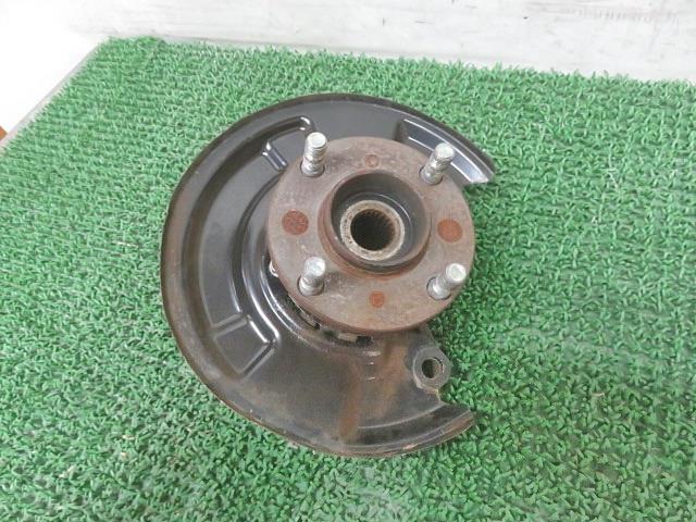 【中古】中古部品 ステラ RN2 右フロントナックルハブ 【3330380100-000035009944310】