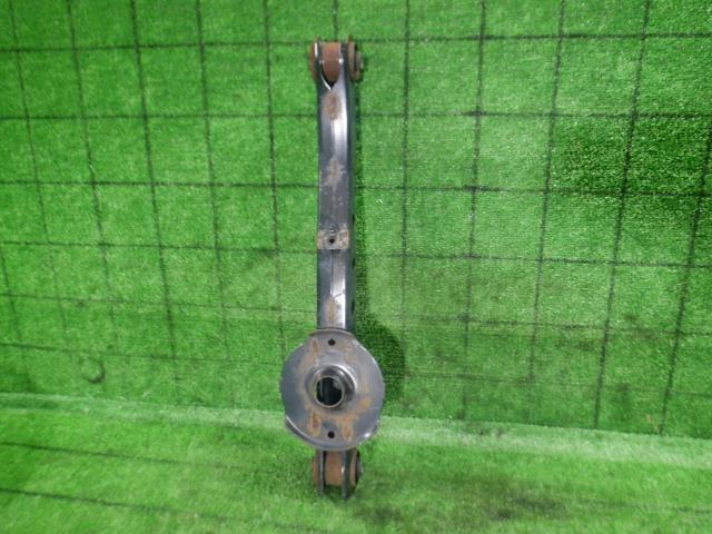 【中古】中古部品 サクシード NCP160V 右リアロアアーム 【3330420100-230407000151820】