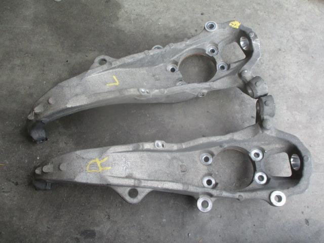 【中古】中古部品 フーガ PY50 左フロントナックルハブ 【3310190100-001532458244340】