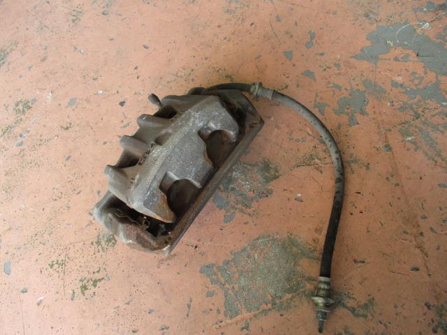 【中古】中古部品 エルグランド PE52 左フロントキャリパー 【3310190100-001711224044360】