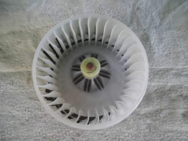 【中古】中古部品 アルト HA25V ヒーターブロアモーター 【3310420000-000002168267900】