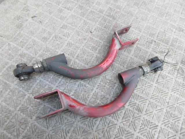 【中古】中古部品 スカイライン ER34 左リアアッパアーム 【3310190100-001421658851850】