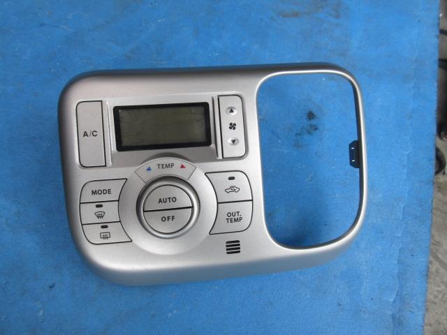 【中古】中古部品 モコ MG22S A/Cスイッチパネル 【3310190100-001167144460900】