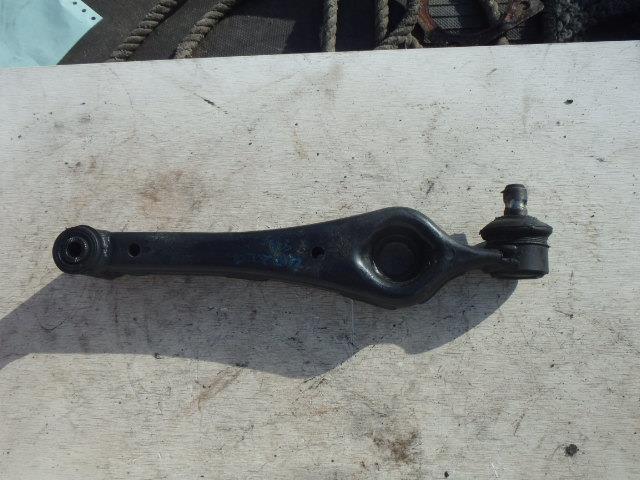 【中古】中古部品 AZワゴン MD22S 右フロントロアアーム 【3331010800-000020855851720】