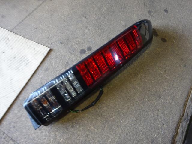 【中古】中古部品 バモス HM1 右テールランプ 【3310410000-000223083715500】