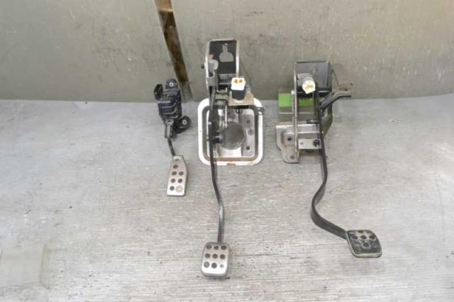 【中古】中古部品 スイフト ZC31S ペダル 【3310580000-230417001577500】(2)