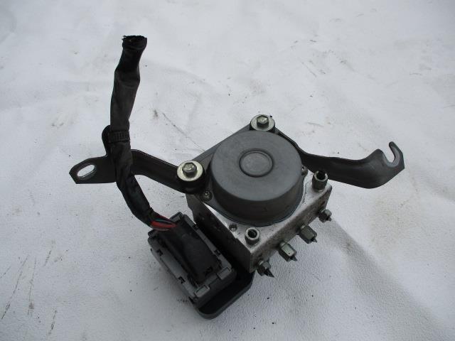 【中古】中古部品 モコ MG33S ABSアクチュエーター 【3310190100-001539050442500】