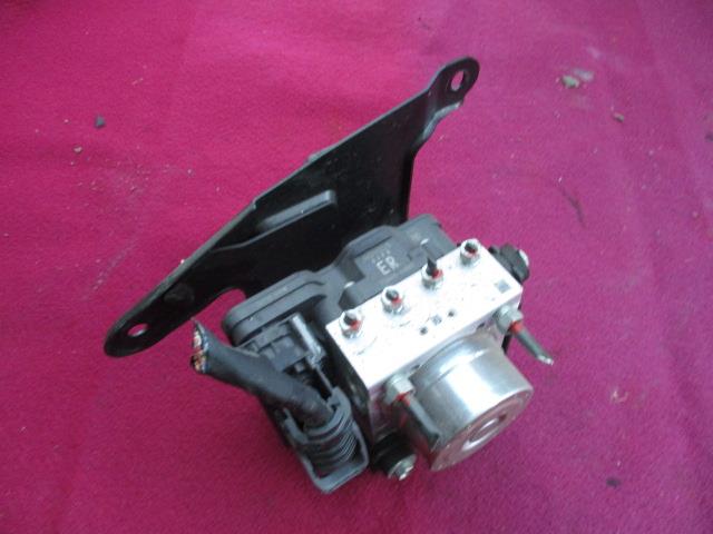 【中古】中古部品 NV100クリッパー DR17V ABSアクチュエーター 【3310190100-000203050342500】