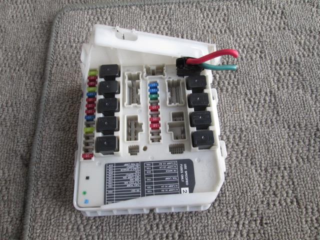 【中古】中古部品 ティーダ ラティオ SC11 ヒューズボックス 【3310190100-001113334867800】