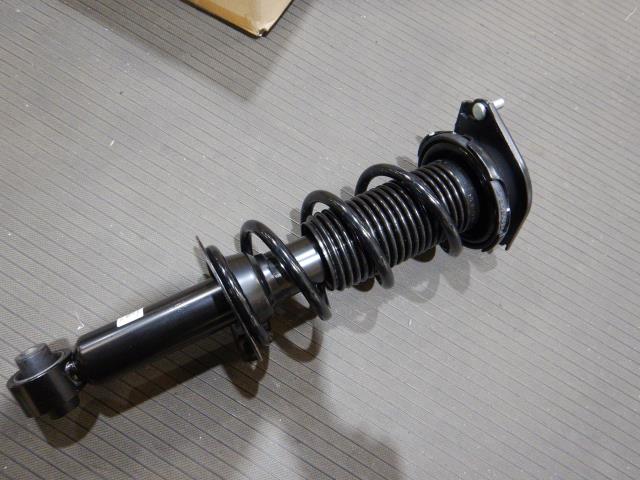 【中古】中古部品 86 ZN8 右リアストラット 【3330810100-230424000150310】