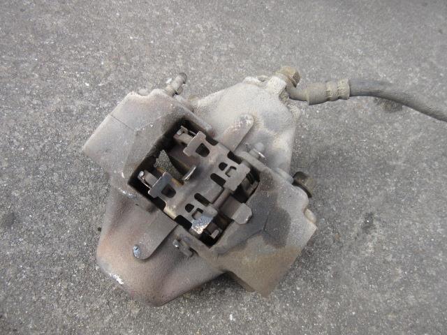 【中古】中古部品 アルテッツァ SXE10 左リアキャリパー 【3310190100-001236933944460】