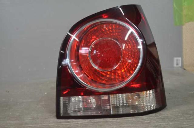 【中古】中古部品 VW ポロ 9NBKY 右テールランプ 【3310580000-230501000315500】