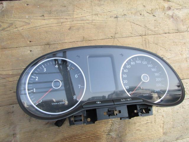 【中古】中古部品 VW ポロ 6RCBZ スピードメーター 【3310190100-001245379761400】