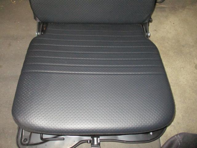 【中古】中古部品 ハイゼット S510P ドライバーシート 【3310160100-0000042651705...
