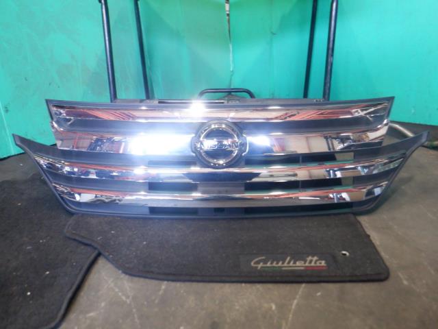 メーカー 日産 車名 デイズルークス 型式類別 17703-0105 グレード ハイウェイスター X Gパッケージ 認定型式 DBA-B21A 車両タイプ 5ドアハッチバック 年式 H27/7 シフト CVT 駆動 通称型式 TQDARTVBA0EDB エンジン型式 3B20 ミッション型式 F1CJB アクスル型式 車体色 車体色No P26 トリム色No 12J 走行距離(Km) 29,150 メーカー純正品番 62300-6A06B 部品メーカー品番 6400F829 保証 0ヶ月/0km 付加情報 メッキ,現品No.6400F829 商品情報 (1)[全体,その他,小キズ程度] ※純正番号およびモデル番号は参考としてください。※リビルト部品を購入される際のお願い【再生部品】と表示されているものをリビルト部品と呼んでいます。リビルト部品の場合には、交換時に取り外した部品をご返却していただく場合があります。詳しくはこちら※大物商品(ドア・ボンネット・バンパー等)は個人宅への配送ができない場合がございます。その場合、最寄りの配送業者支店止め等の対応となりますので、あらかじめご了承ください。 ページ上部へ【中古】中古部品 デイズルークス B21A ラジエータグリル 【3340140100-000023375710400】
