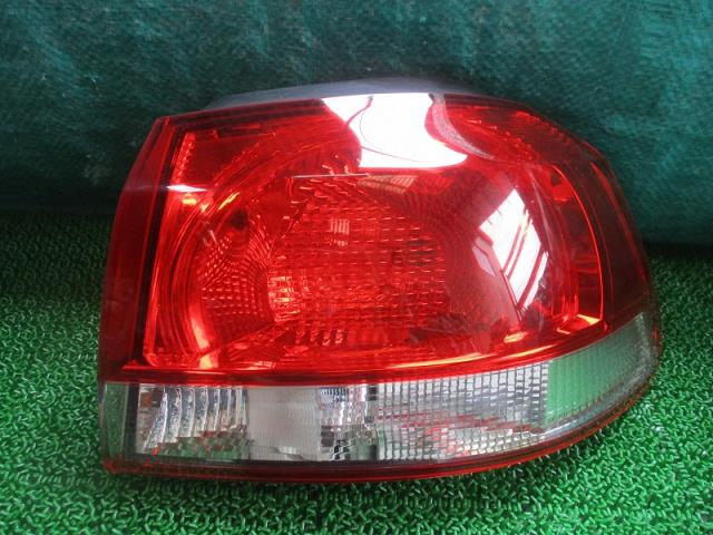 【中古】中古部品 VW ゴルフ 1KCAX 右テールランプ 【3500080000-221228000215500】