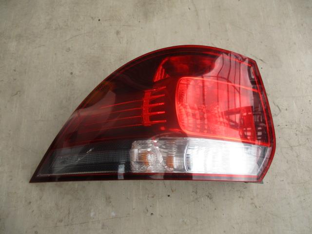 【中古】中古部品 VW ゴルフ 1KCAV 右テールランプ 【3310190100-001618545315500】