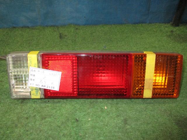 【中古】中古部品 デリカ L036P 右テールランプ 【3310160100-000004266515500】