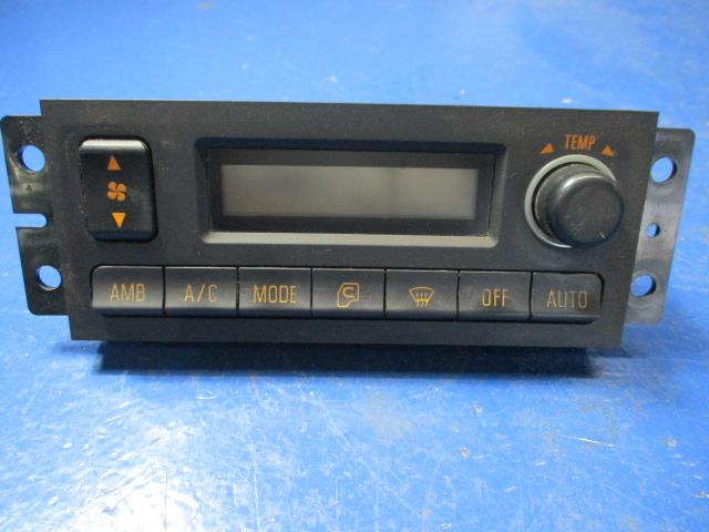 【中古】中古部品 いすゞ大型車 CYJ77A A/Cスイッチパネル 【3310270100-000013568360900】