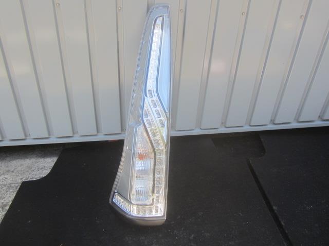 【中古】中古部品 セレナ HFC26 左テールランプ 【3330410100-230522000115600】