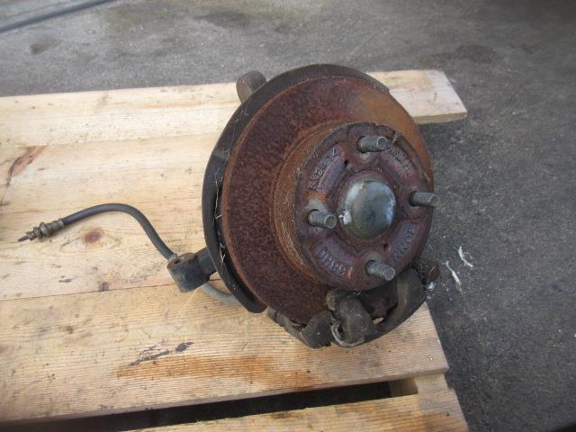 【中古】中古部品 エブリィ DA64V 右フロントナックルハブ 【3310190100-001227875744310】