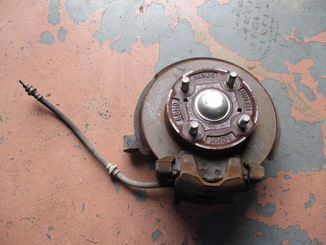 【中古】中古部品 エブリィ DA64V 右フロントナックルハブ 【3310190100-001457049944310】