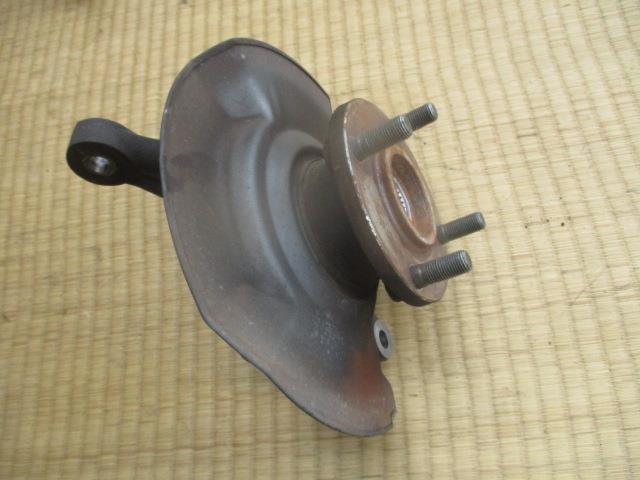 【中古】中古部品 MRワゴン MF21S 右フロントナックルハブ 【3310190100-001527037844310】