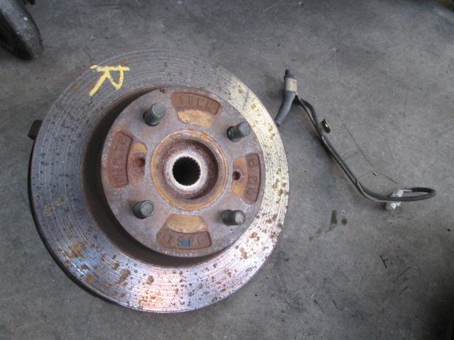 【中古】中古部品 ワゴンR MC11S 右フロントナックルハブ 【3310190100-001072772344310】