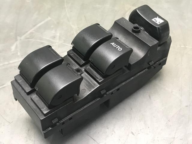 【中古】中古部品 ラパン HE22S パワーウインドウスイッチ 【3330530100-000005112761900】