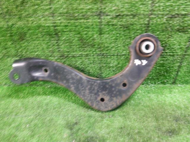 【中古】中古部品 プリウス ZVW55 右リアアッパアーム 【3330420100-230522000151830】