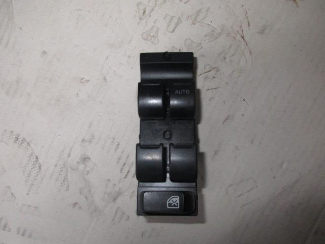 【中古】中古部品 ワゴンR MH21S パワーウインドウスイッチ 【3310190100-001304327361900】