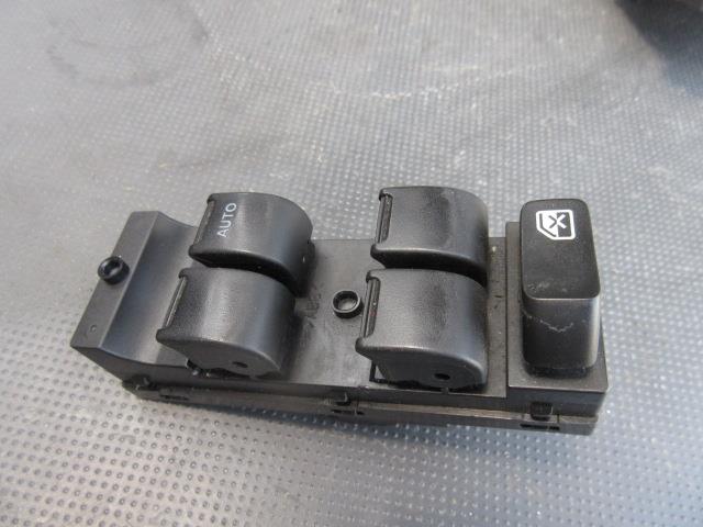【中古】中古部品 ワゴンR MH21S パワーウインドウスイッチ 【3310190100-001359731361900】
