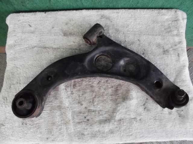 【中古】中古部品 ムーヴ L150S 右フロントロアアーム 【3310420000-000002179951720】