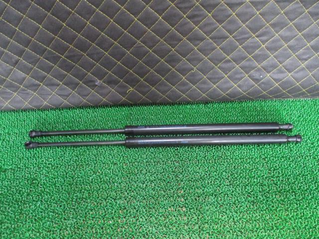 【中古】中古部品 ワゴンR MH34S バックドアダンパー 【3330660100-000023310577250】